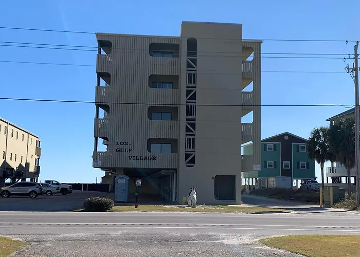 Gulf Village 212