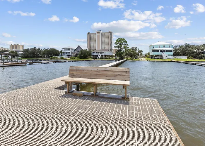Gulf Village 212