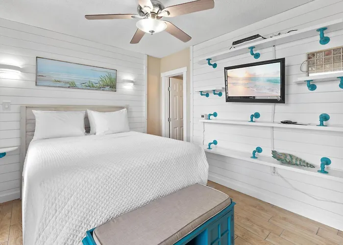 Gulf Village 212